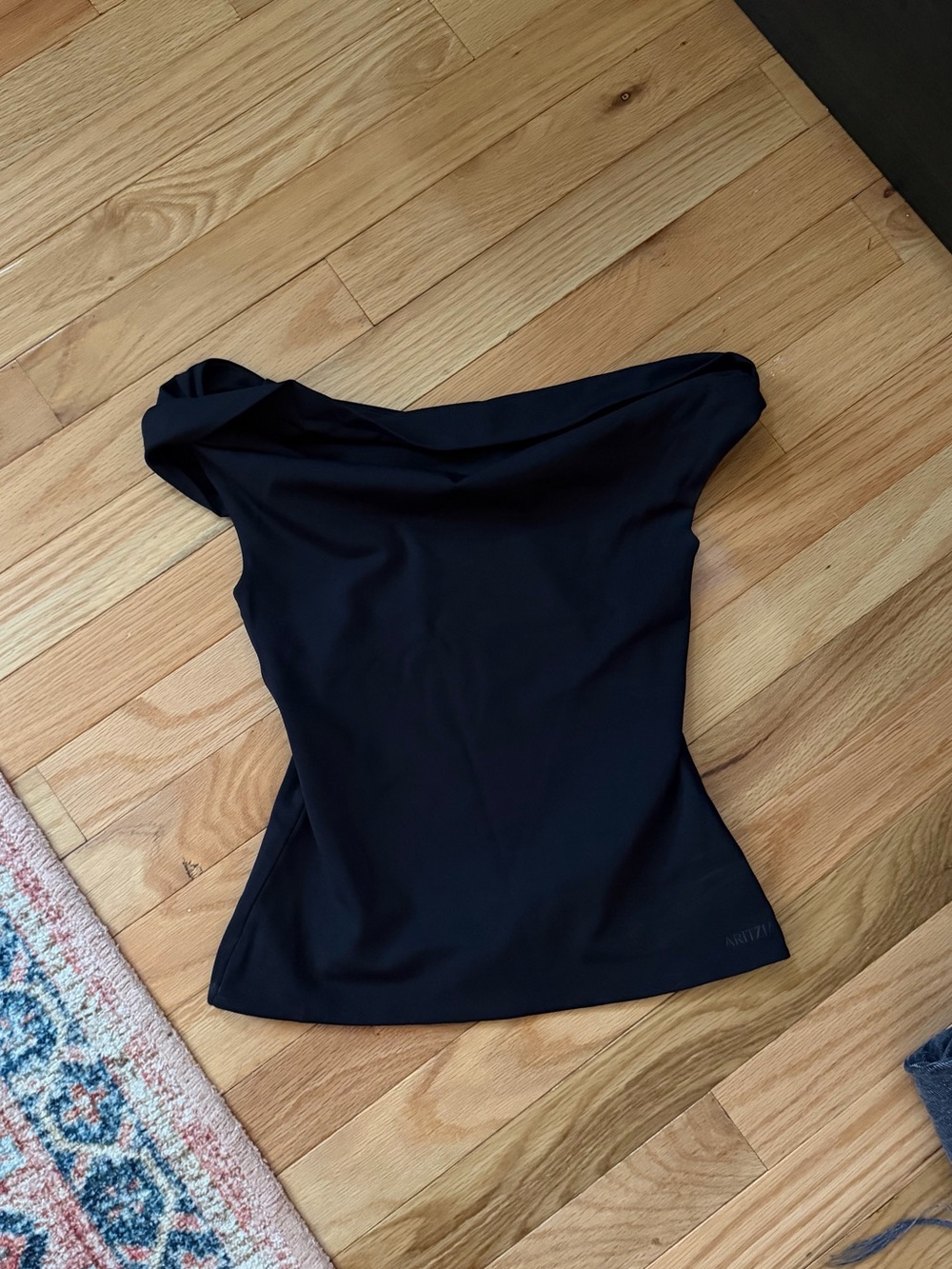Aritzia Contour Ravish Top